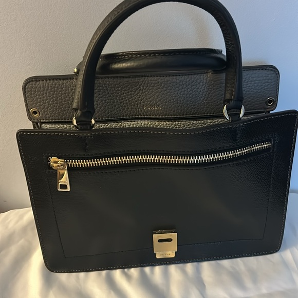 Furla Made in Italy Genu Leather Small Handbag - Picture 9 of 11